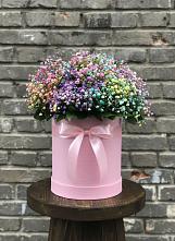 Цветочная композиция из Гипсофила и Розы в шляпной коробке в Шебалино