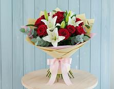 Букет цветов из:  Лилии и Розы в Шебалино