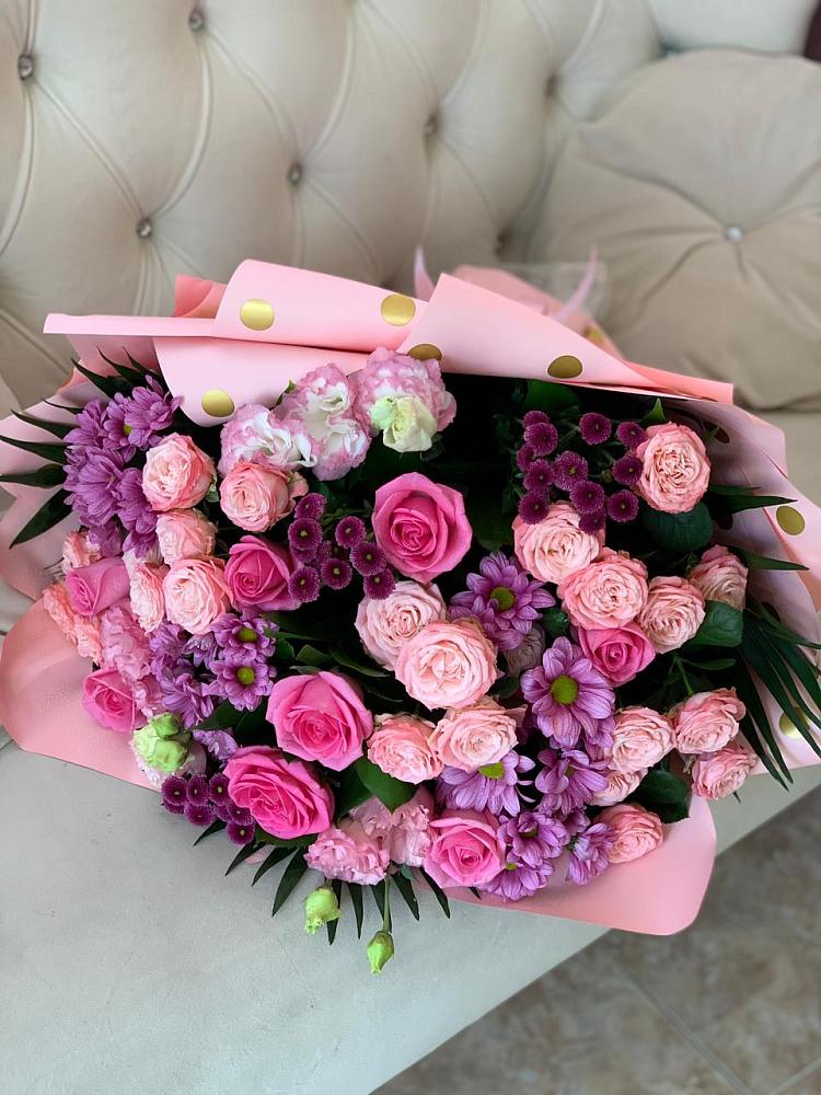 Букет цветов из: Хризантемы, Розы и Лизиантусы в Шебалино