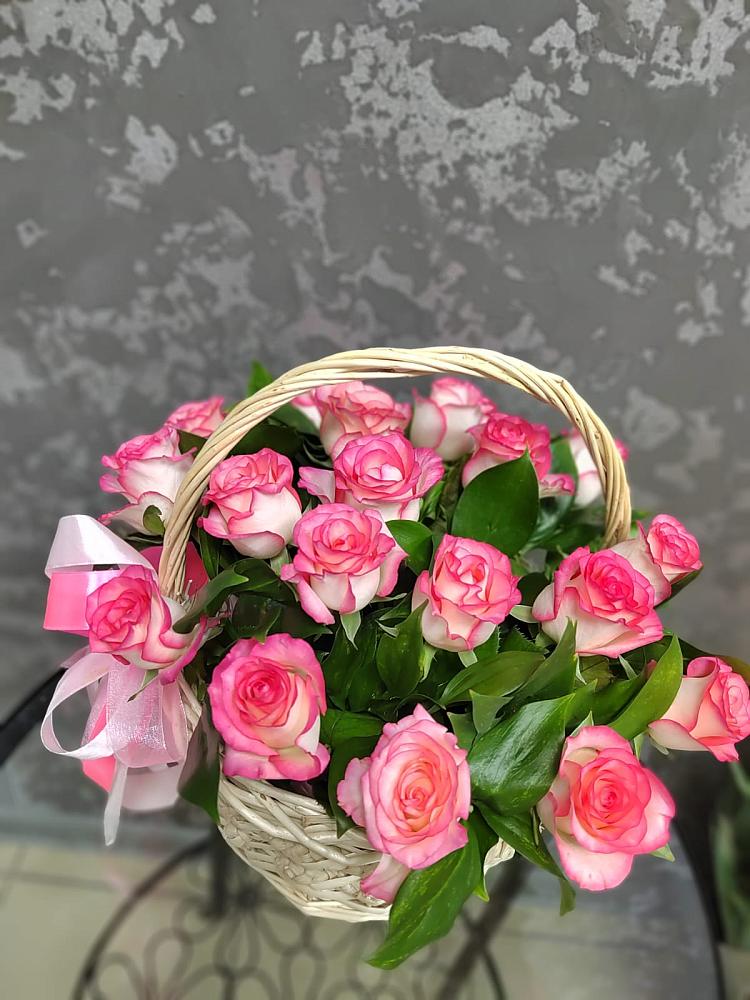 Цветочная композиция из Розы в корзине в Шебалино
