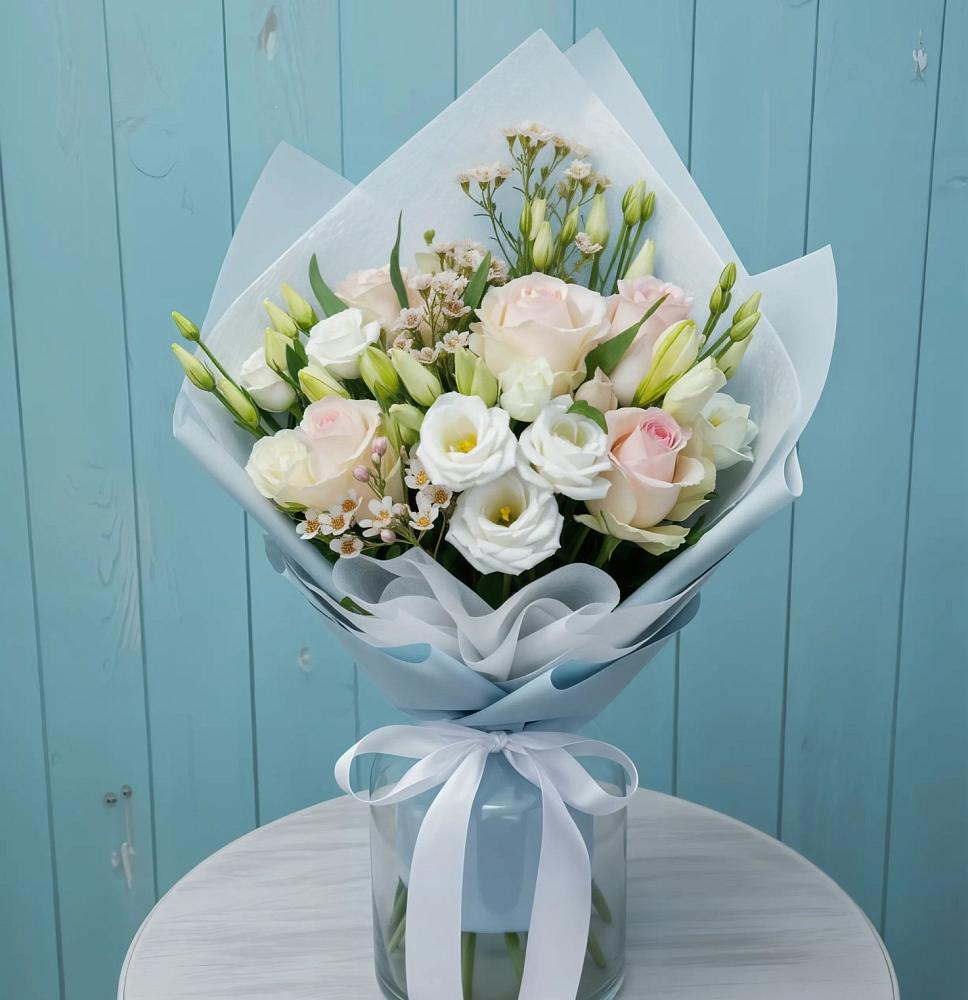 Букет цветов из: Розы и Лизиантусы в Шебалино