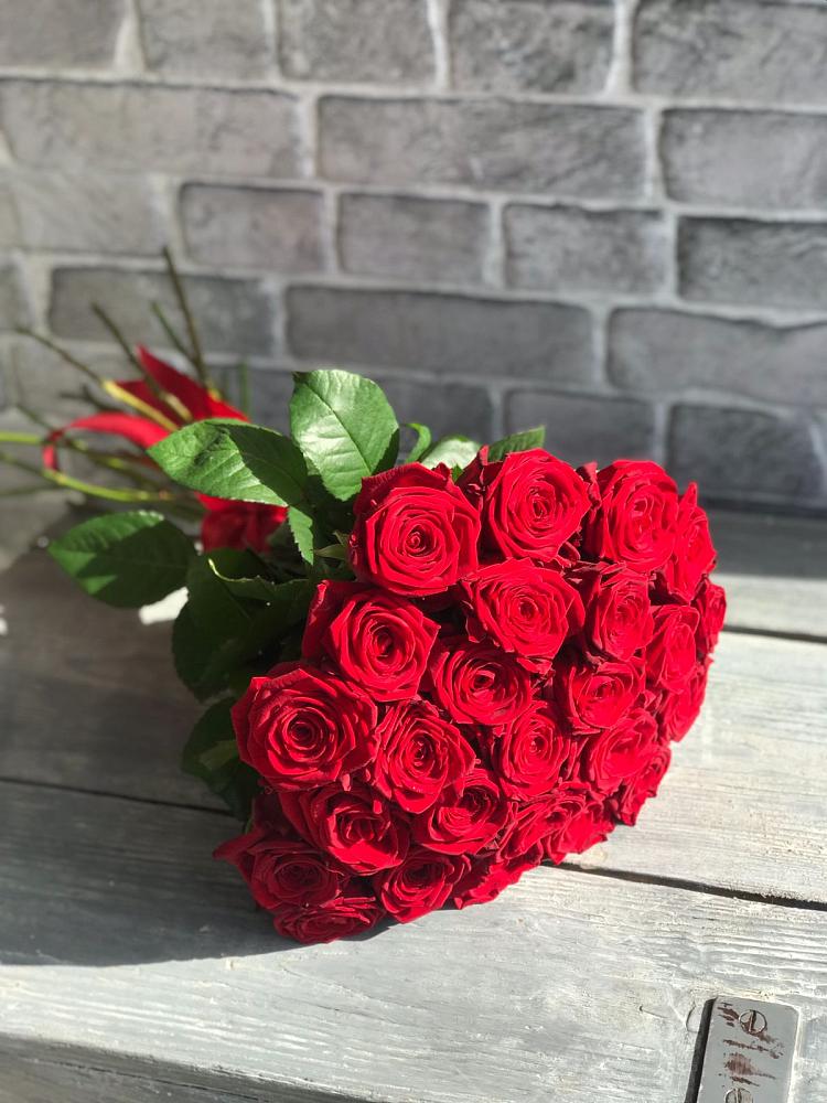 Букет Красные розы Фридом в Шебалино