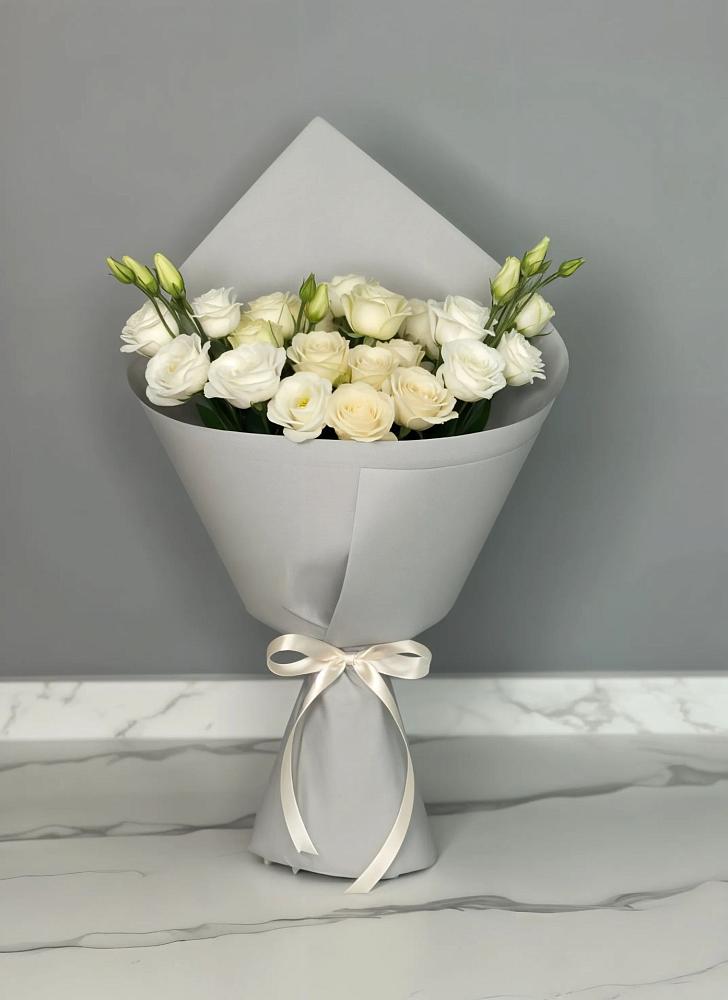 Букет цветов из: Розы и Лизиантусы в Шебалино