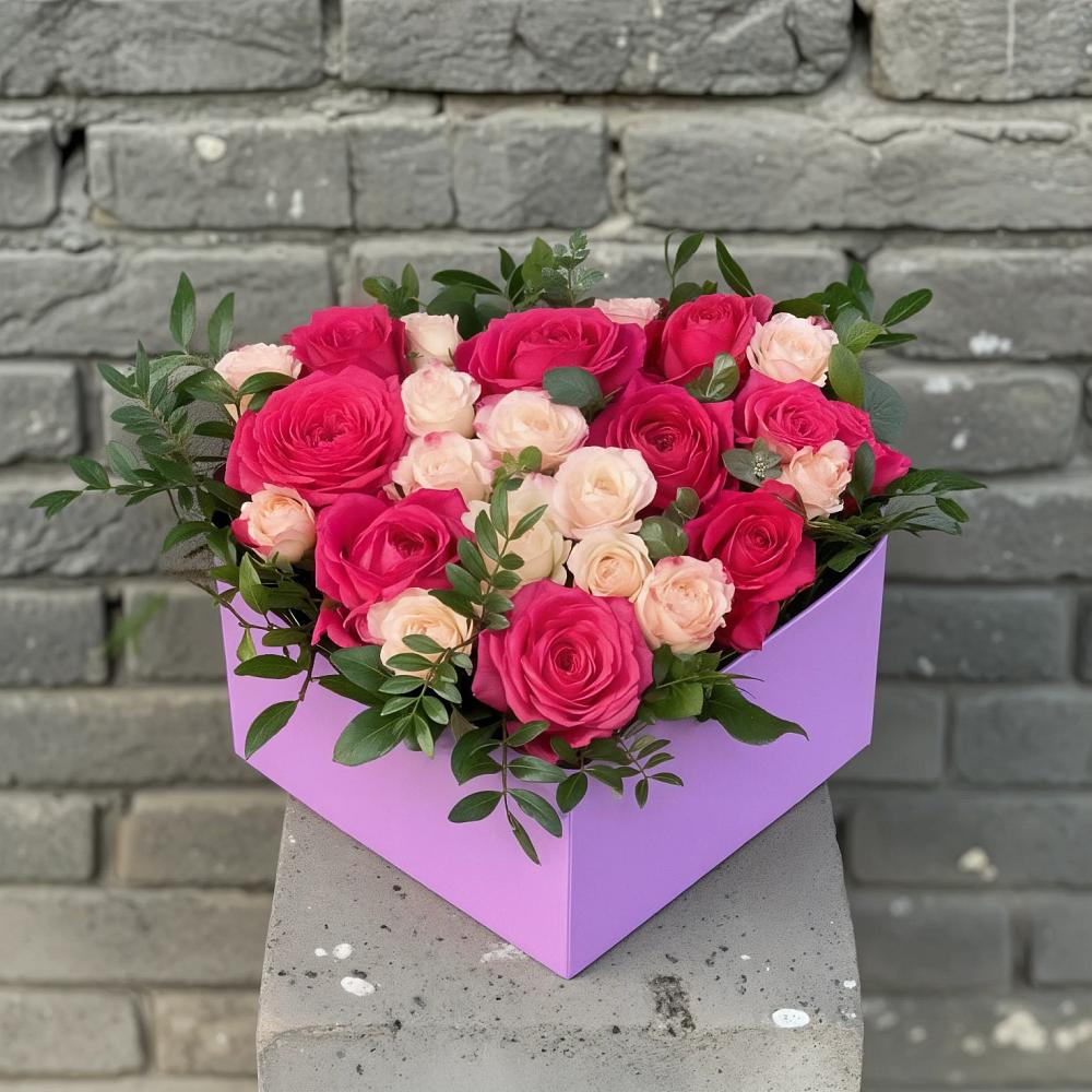 Цветочная композиция из Розы в коробке в Шебалино
