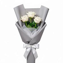 Букет 3 белые розы в Шебалино