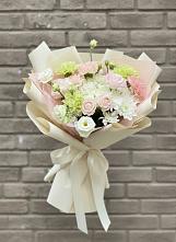 Букет цветов из:  Гвоздики, Розы, Лизиантусы и Хризантемы в Шебалино