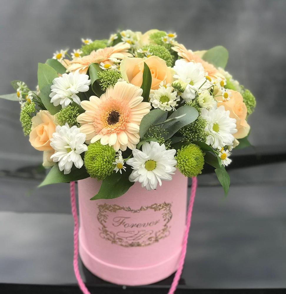 Цветочная композиция из Розы, Герберы и Хризантемы в шляпной коробке в Шебалино