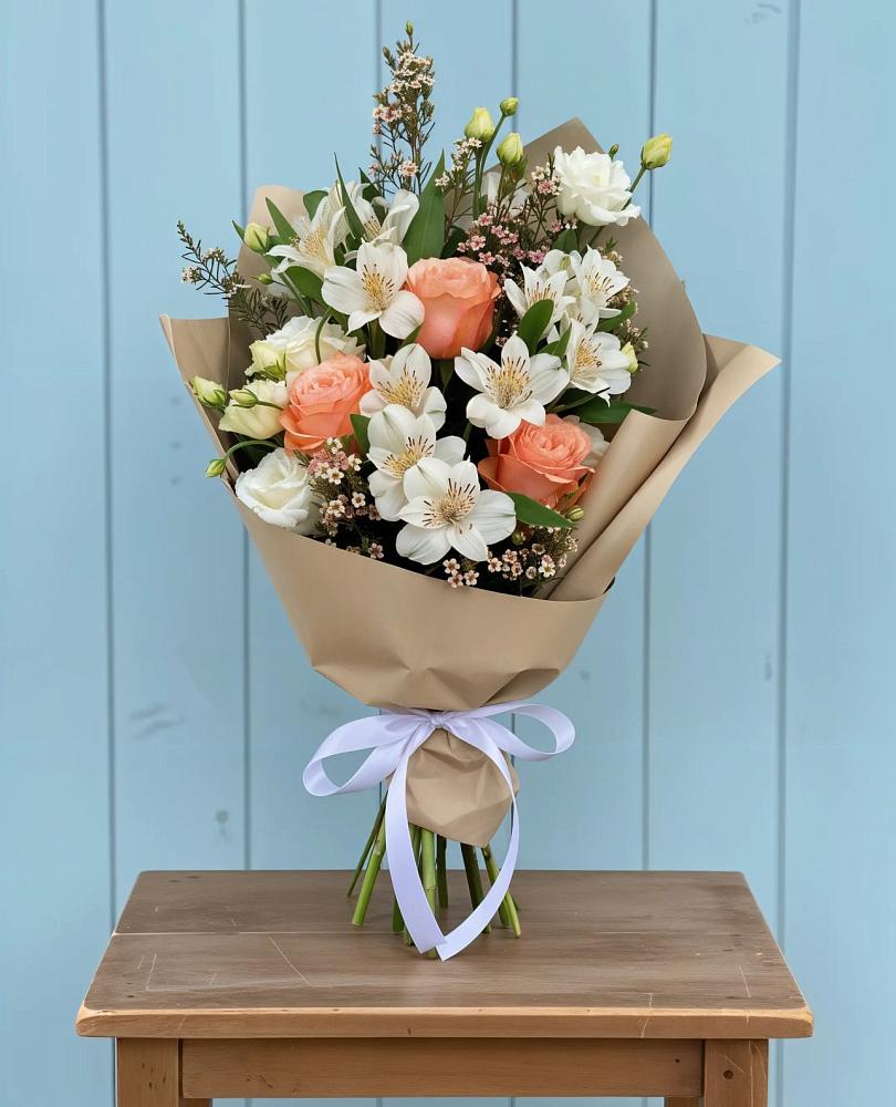 Букет цветов из: Альстромерии, Лизиантусы, Розы и Хризантемы в Шебалино